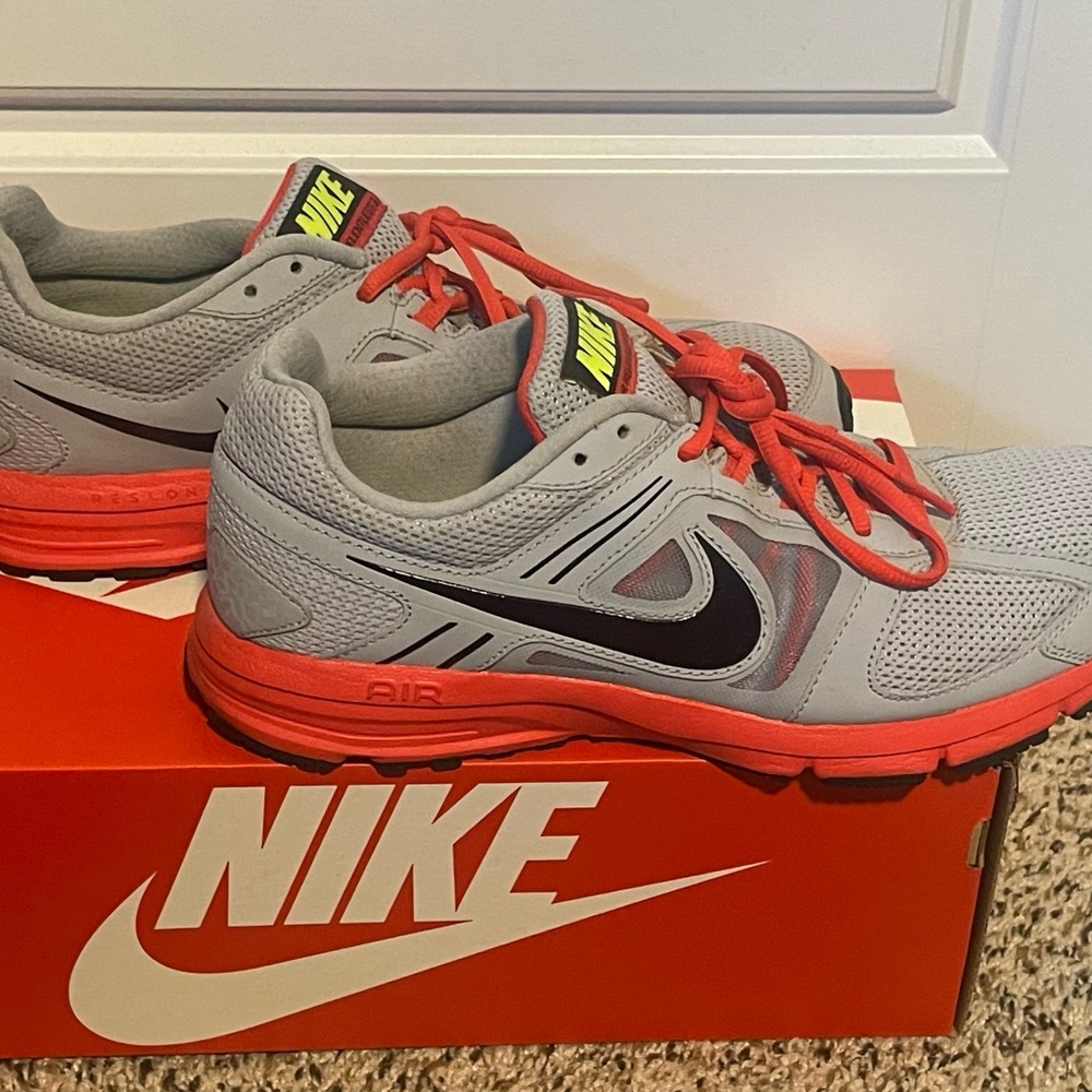 Nike Men's Air Relentless Gray and Red Running Shoes